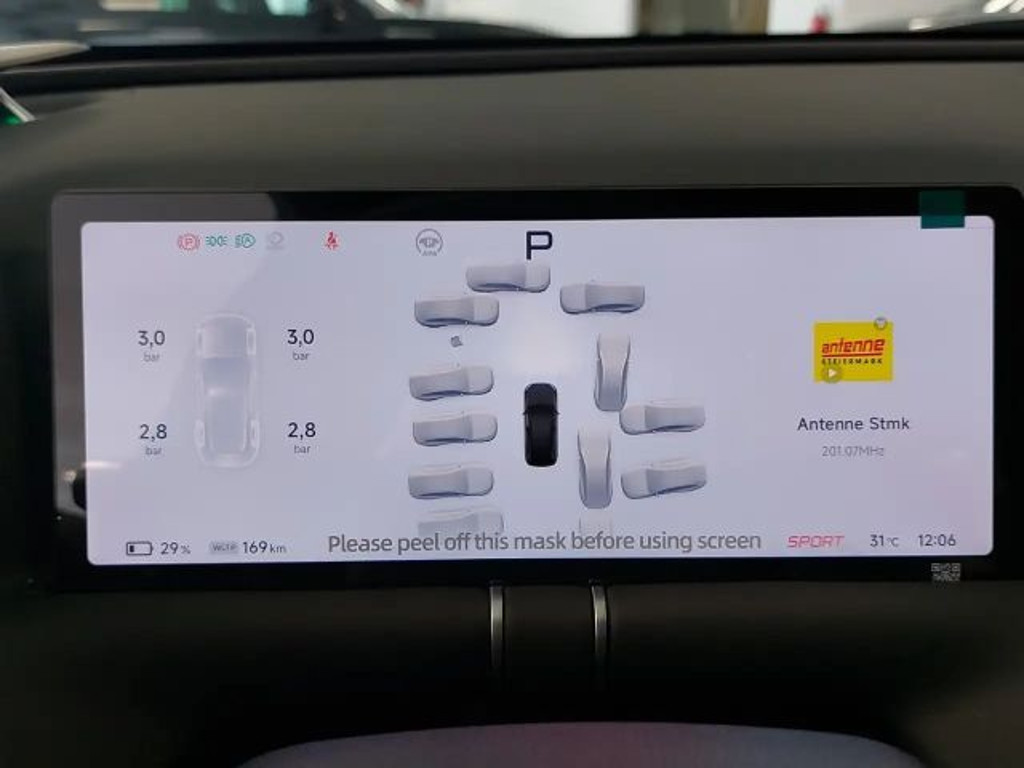 Xpeng G9