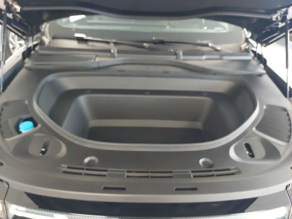 Xpeng G9