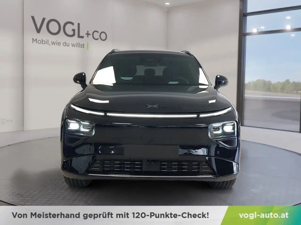 Xpeng G9
