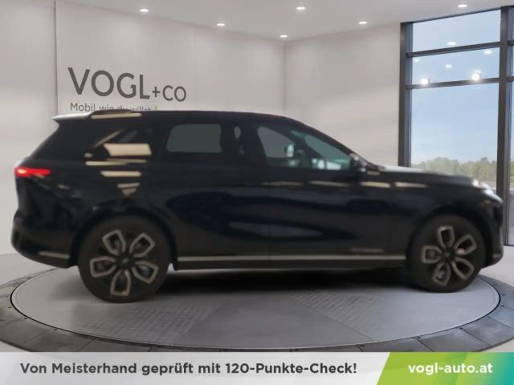 Xpeng G9