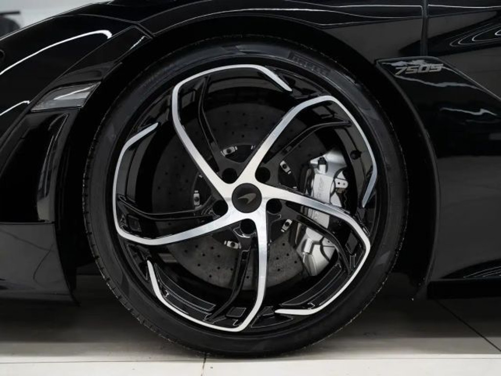 McLaren 750S