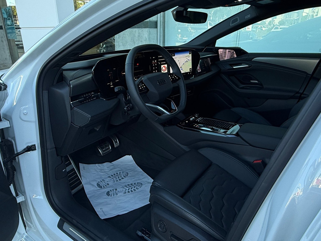 Audi S6 e-tron