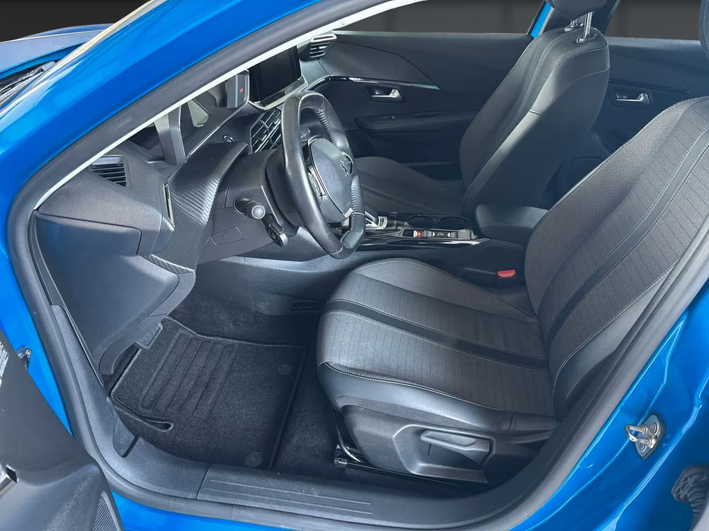 Peugeot e-208