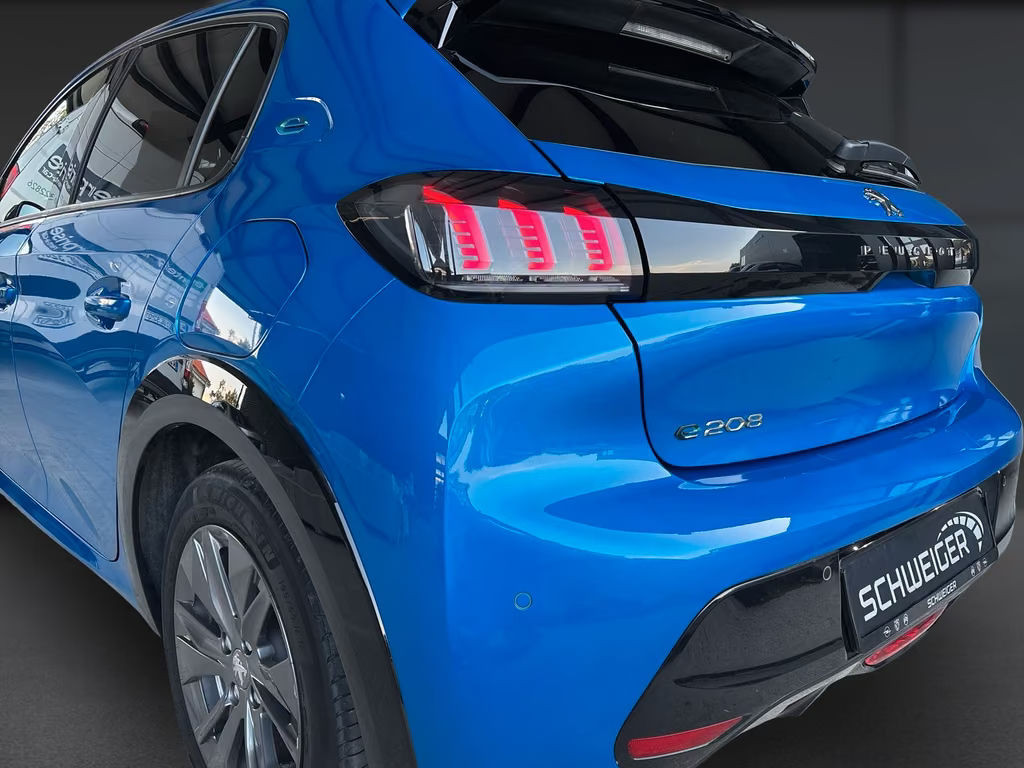 Peugeot e-208
