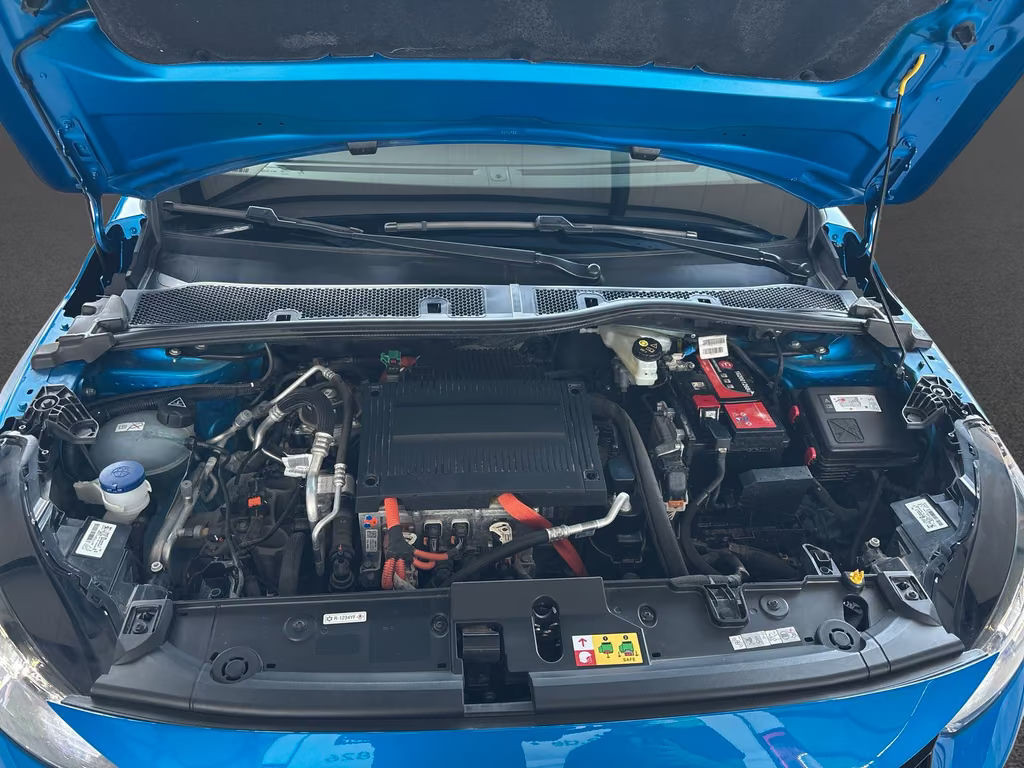 Peugeot e-208