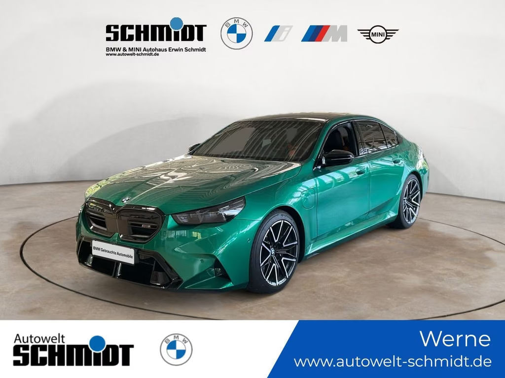BMW M5 xDrive Sedan