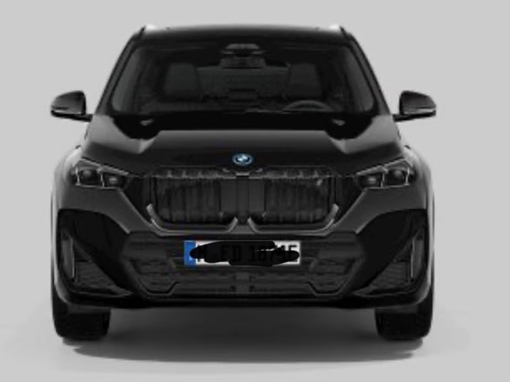 BMW iX1