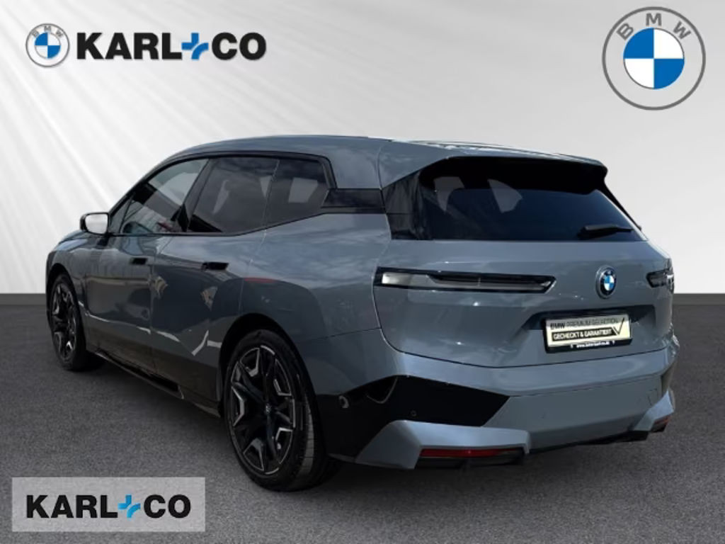 BMW iX