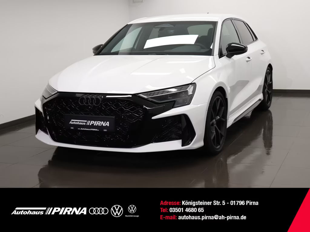 Audi RS3 Sportback Sedan S-Tronic