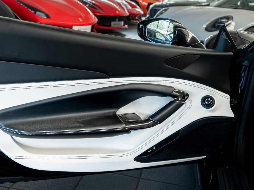Ferrari F8