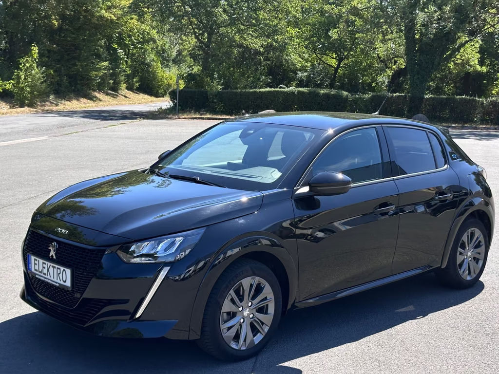 Peugeot e-208