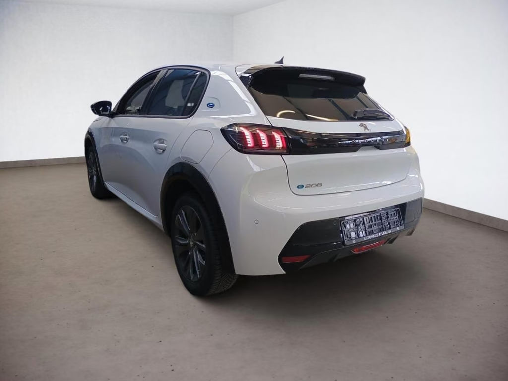 Peugeot e-208