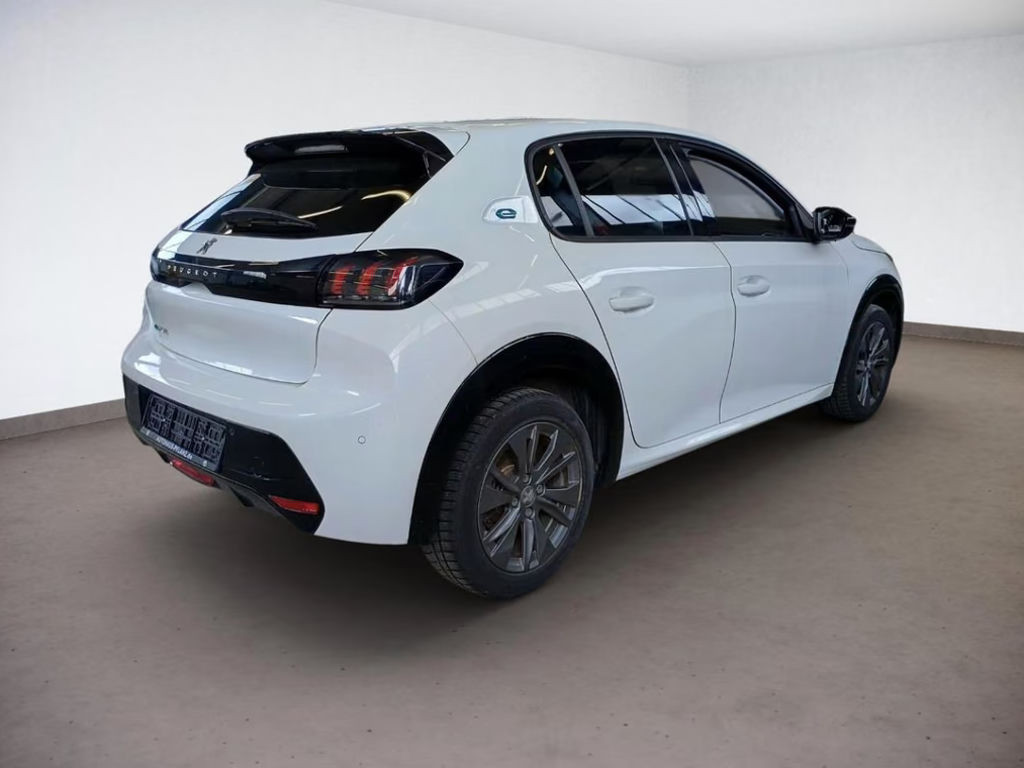 Peugeot e-208
