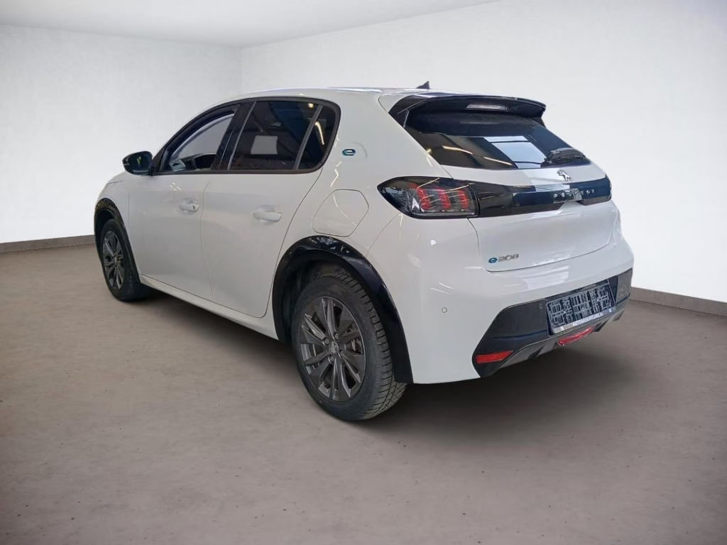 Peugeot e-208