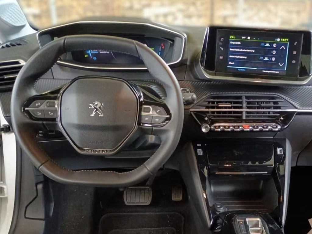 Peugeot e-208