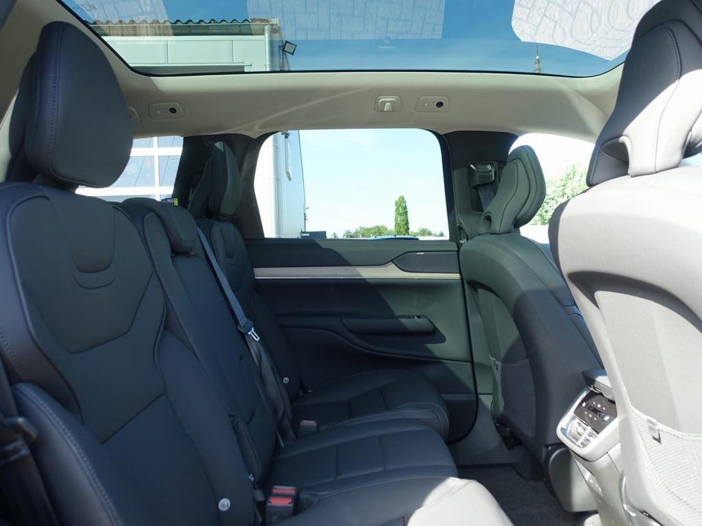 Volvo EX90