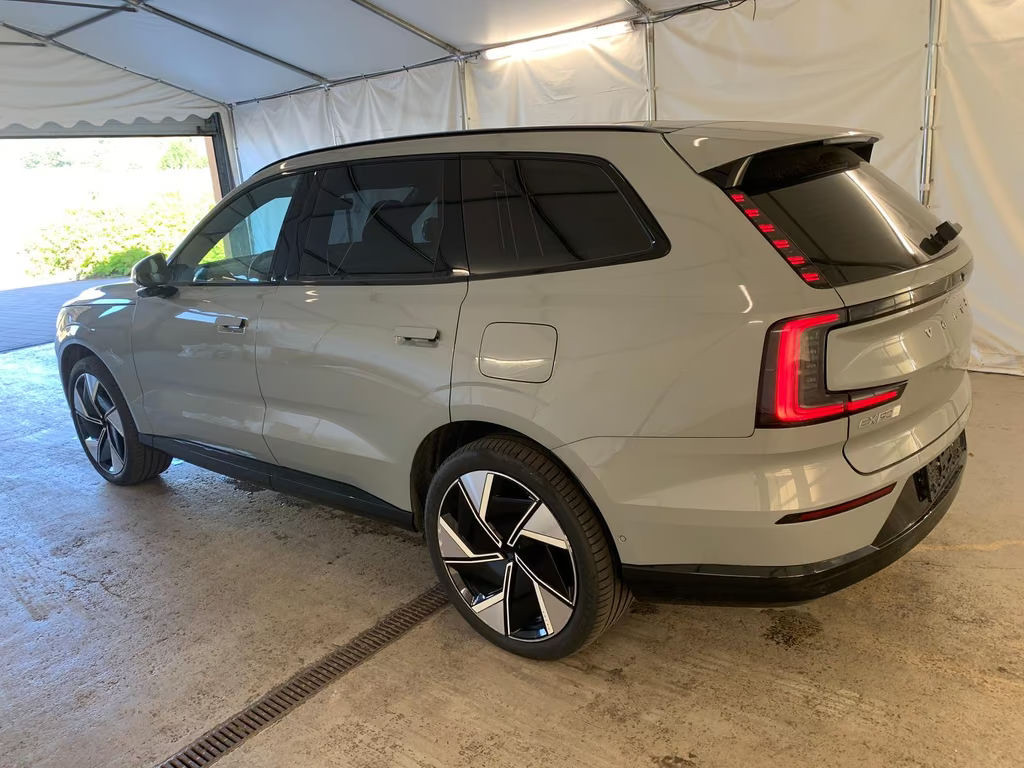 Volvo EX90