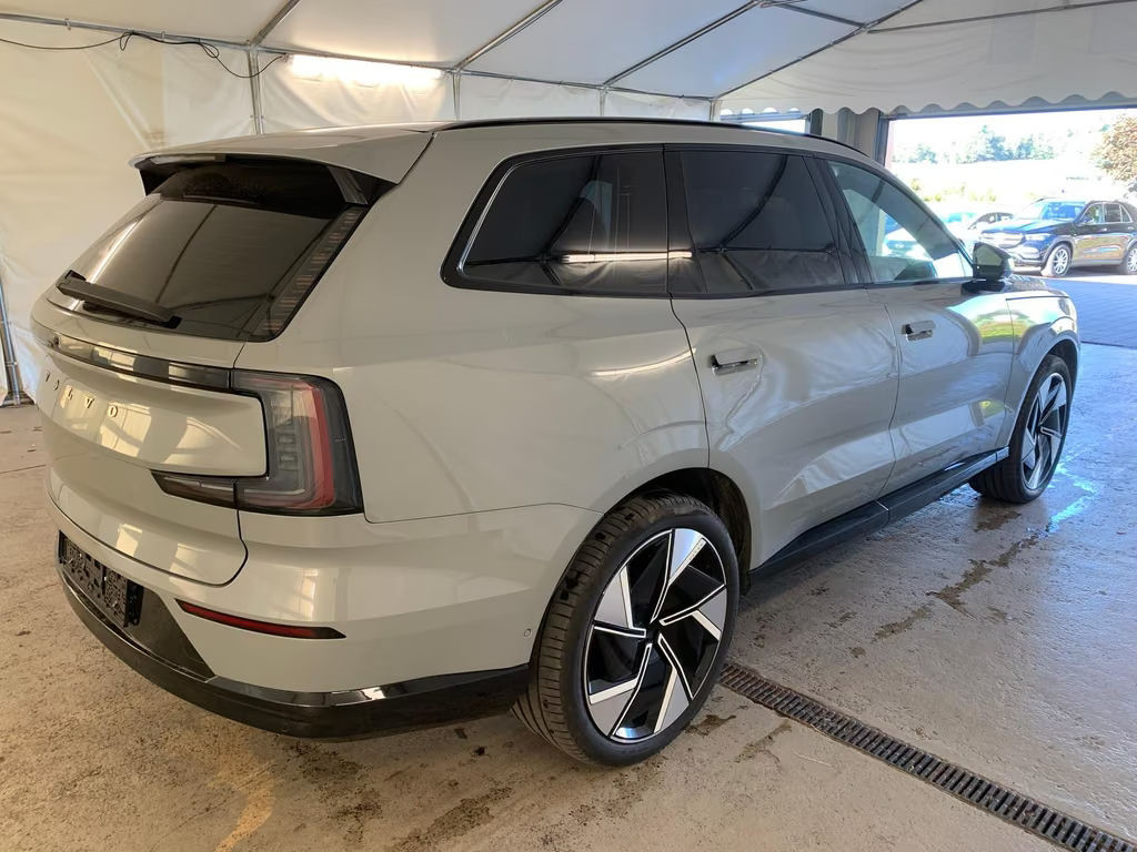Volvo EX90