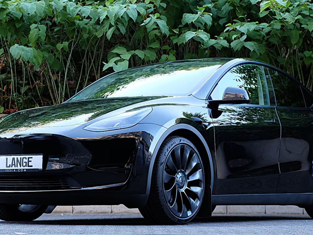Tesla Model Y Performance Dual Motor AWD