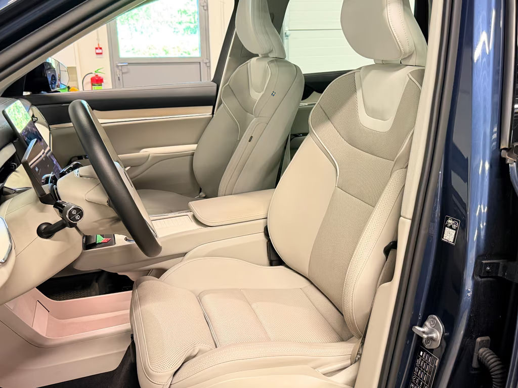 Volvo EX90