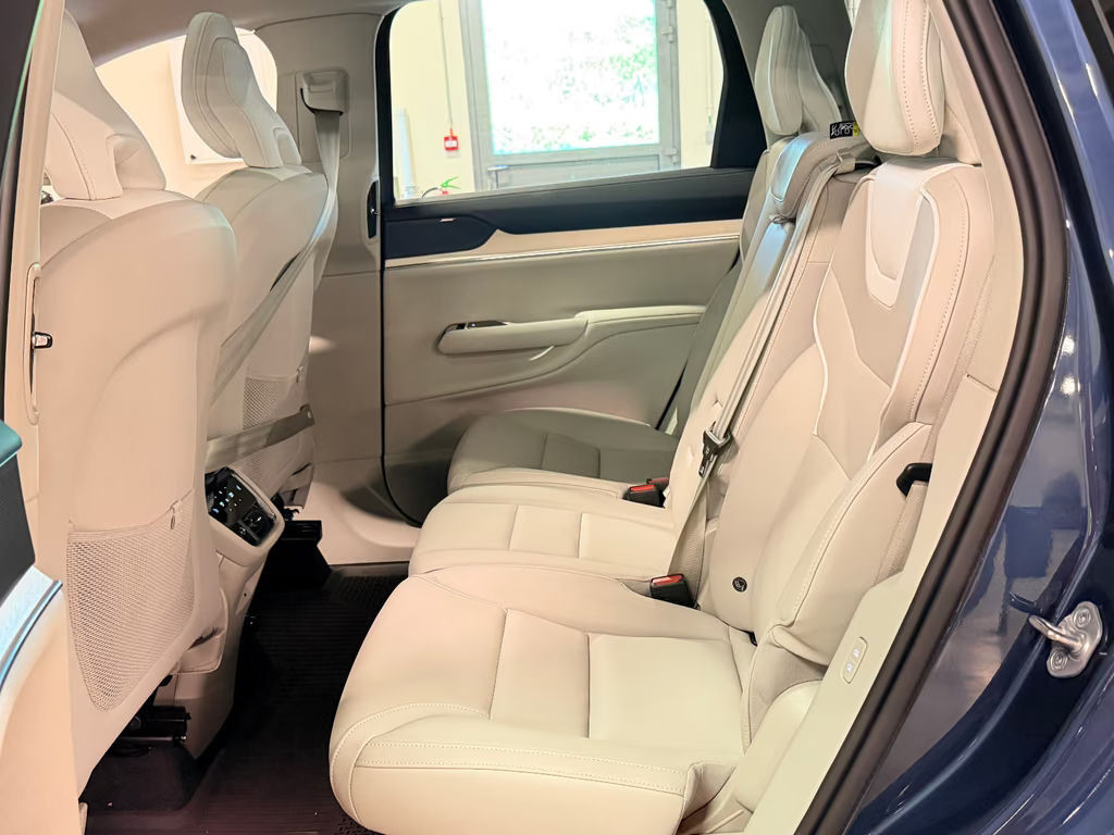 Volvo EX90