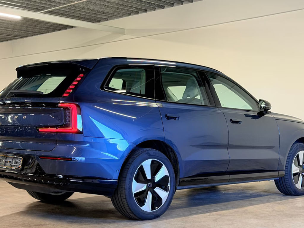 Volvo EX90