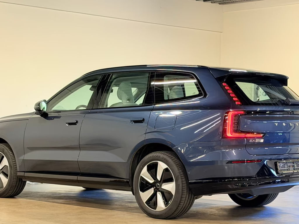 Volvo EX90