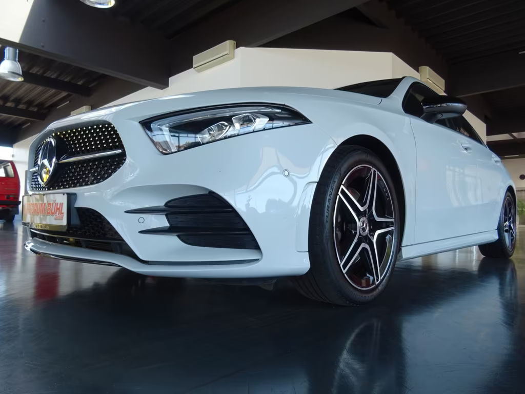 Mercedes-Benz A-Klasse A 220 4MATIC AMG Line