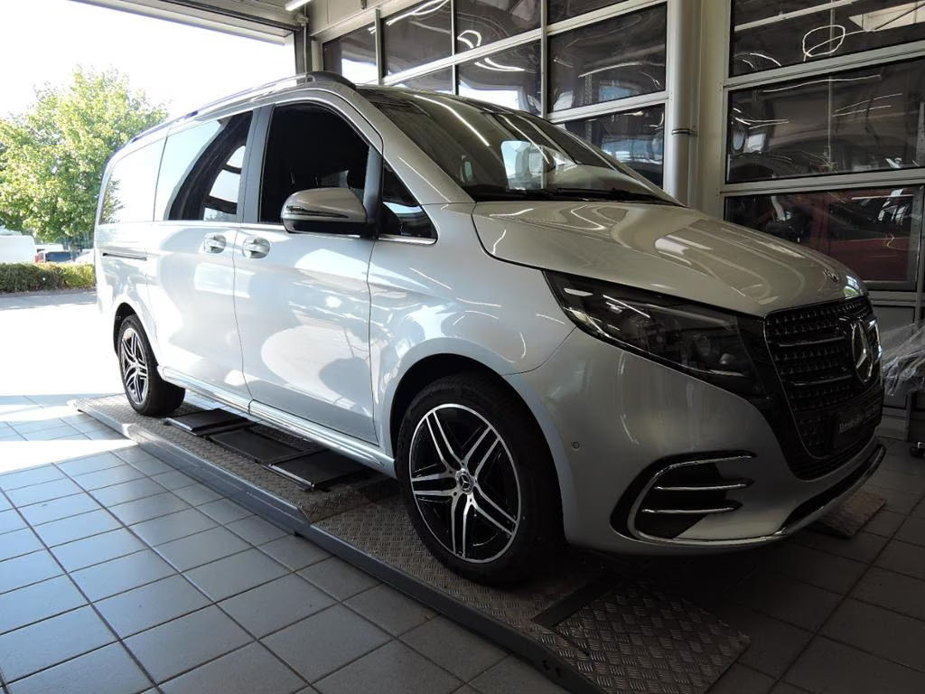 Mercedes-Benz V-Klasse V 300 4MATIC AMG Line AVANTGARDE V 300 d