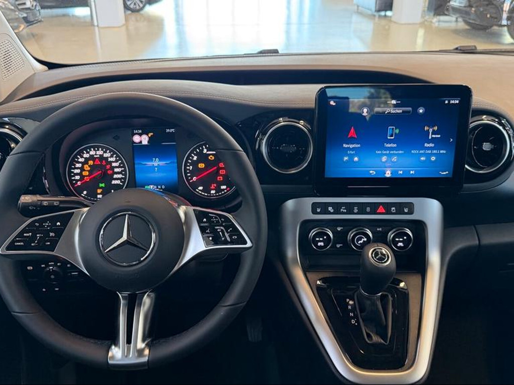 Mercedes-Benz T 180