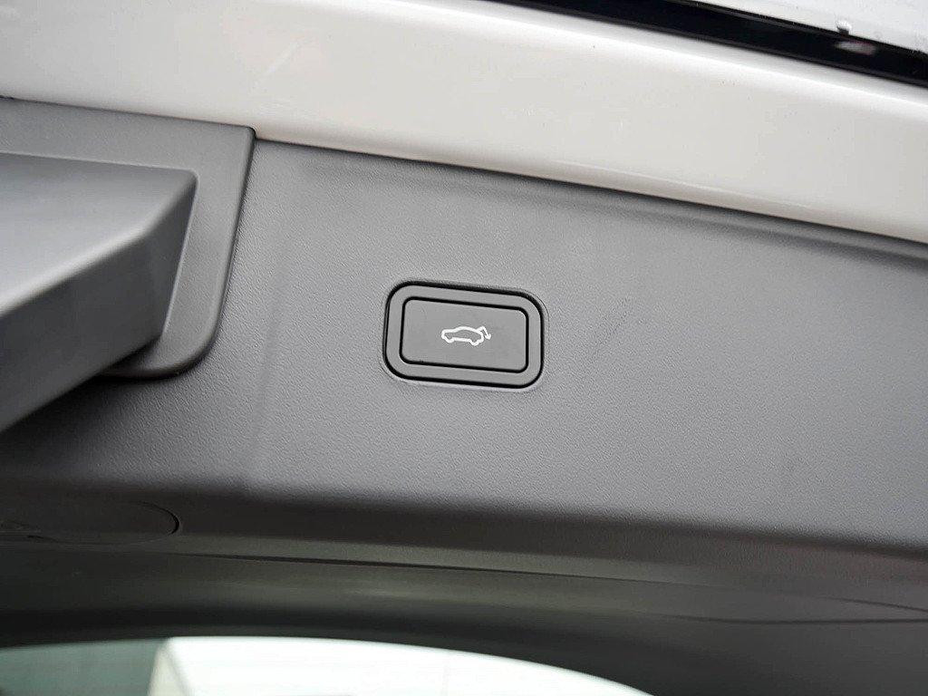 Lynk&Co 08