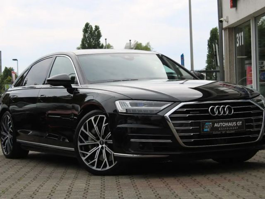 Audi A8 Quattro S-Line Lang 60 TFSI