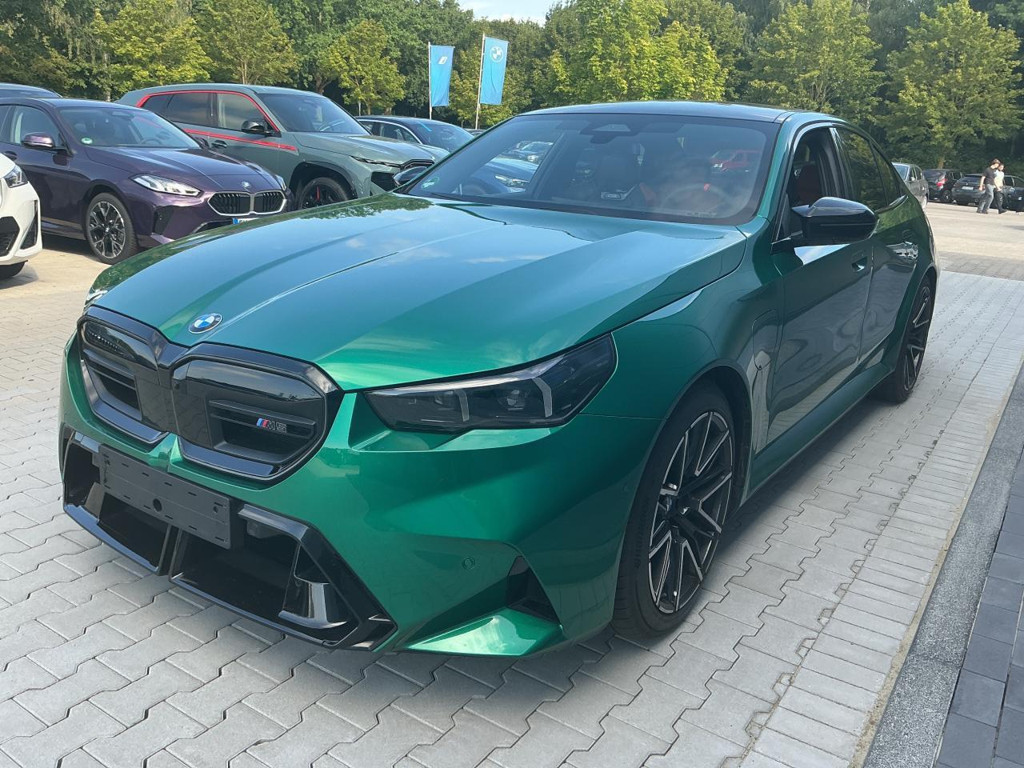 BMW M5 Sedan