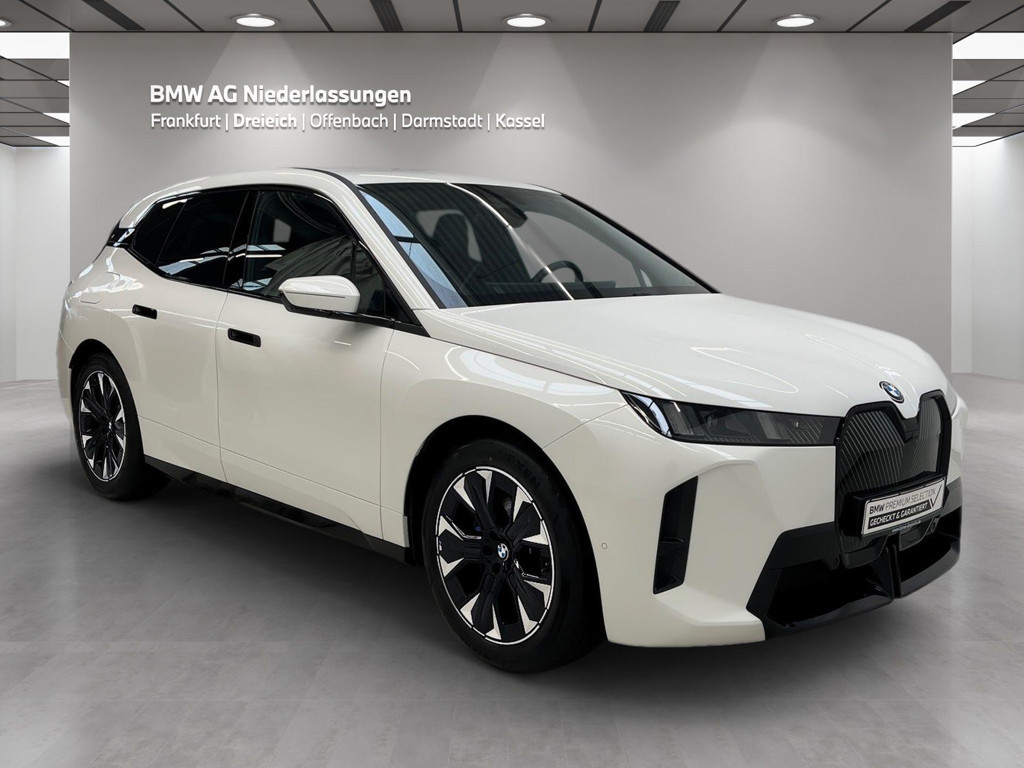 BMW iX
