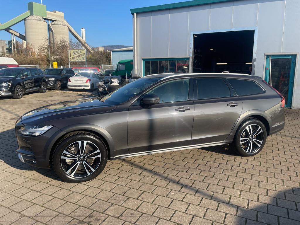 Volvo V90 Cross Country
