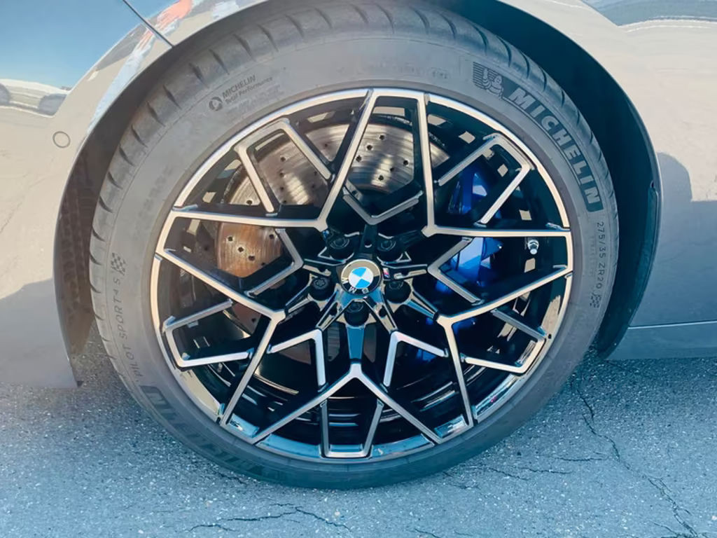 BMW M8