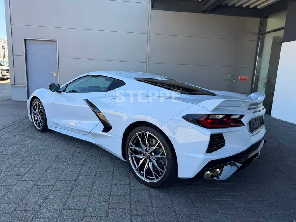 Corvette C8