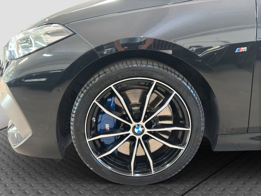 BMW M235