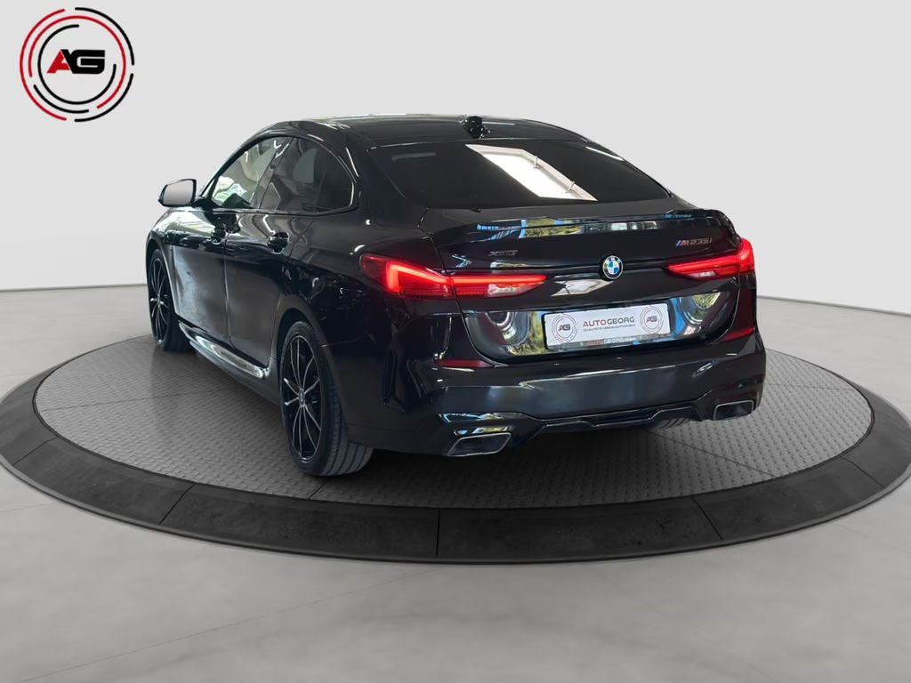 BMW M235