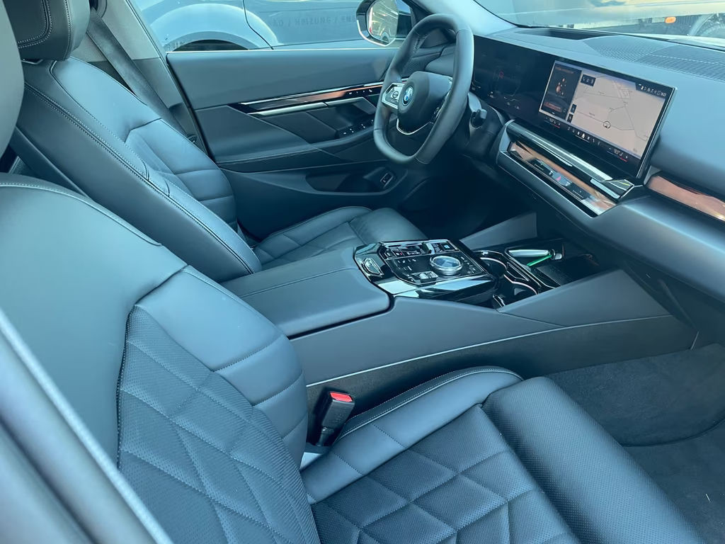 BMW i5