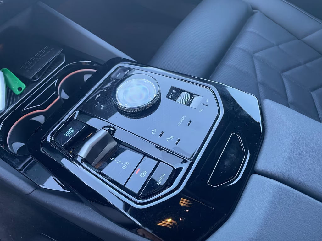 BMW i5