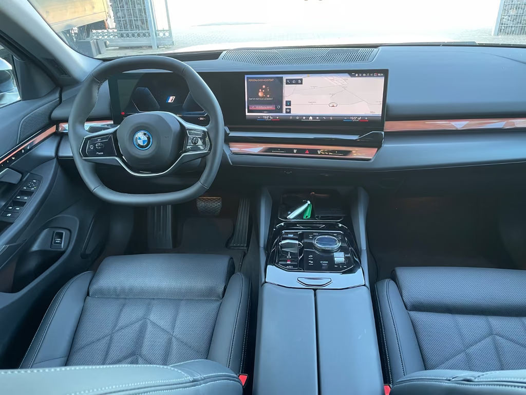 BMW i5