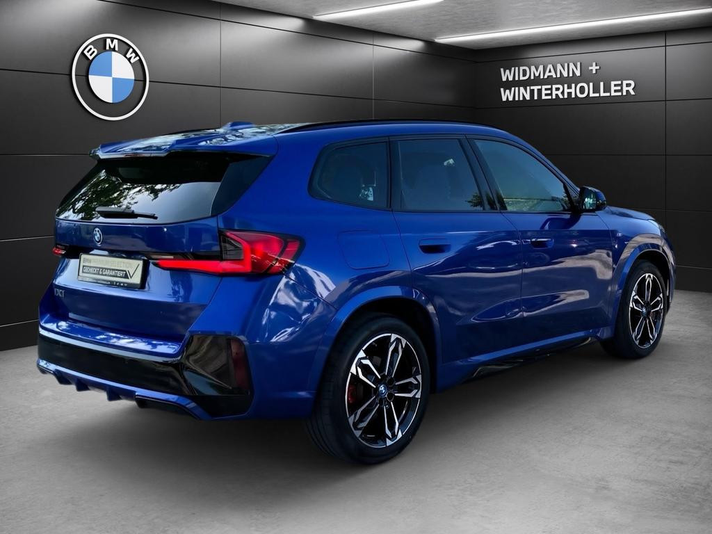 BMW iX1