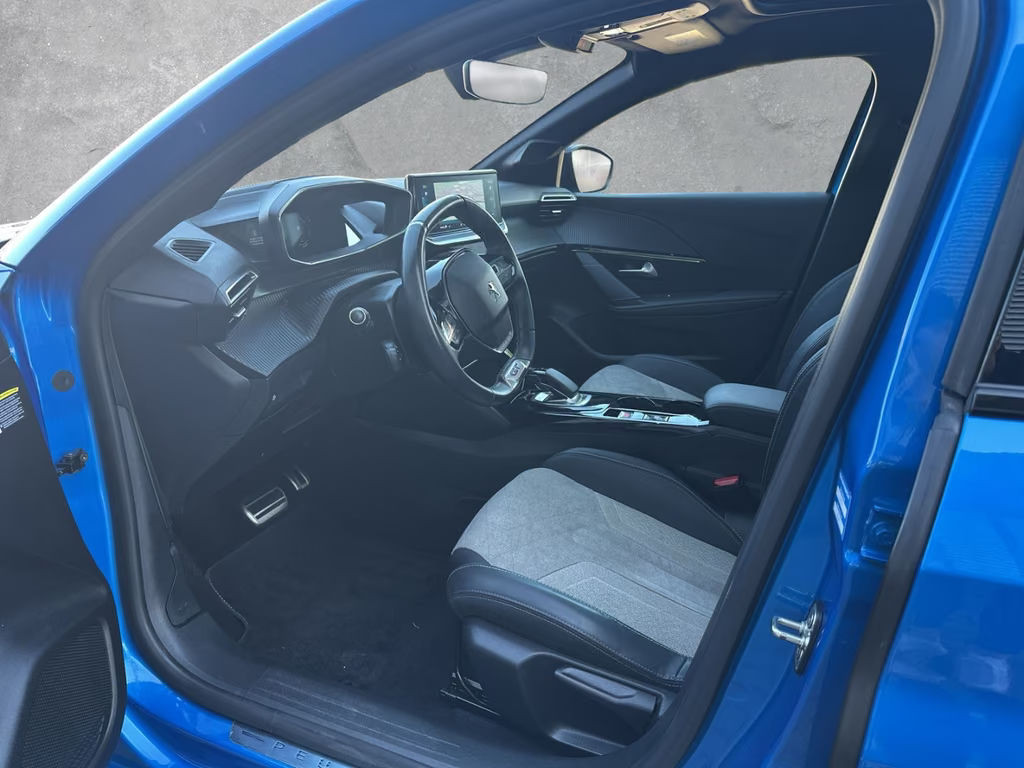 Peugeot e-208
