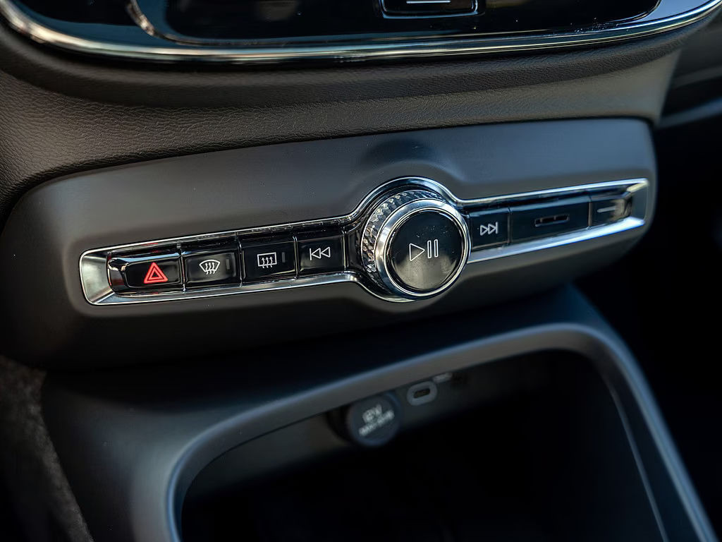 Volvo EX40