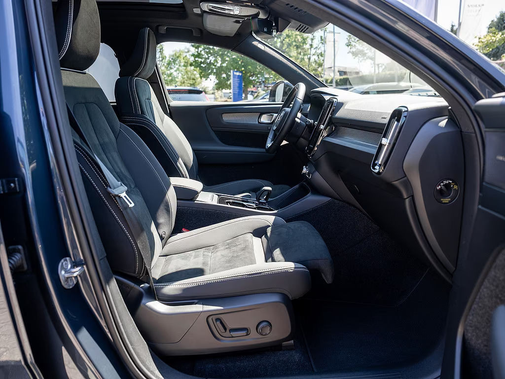 Volvo EX40