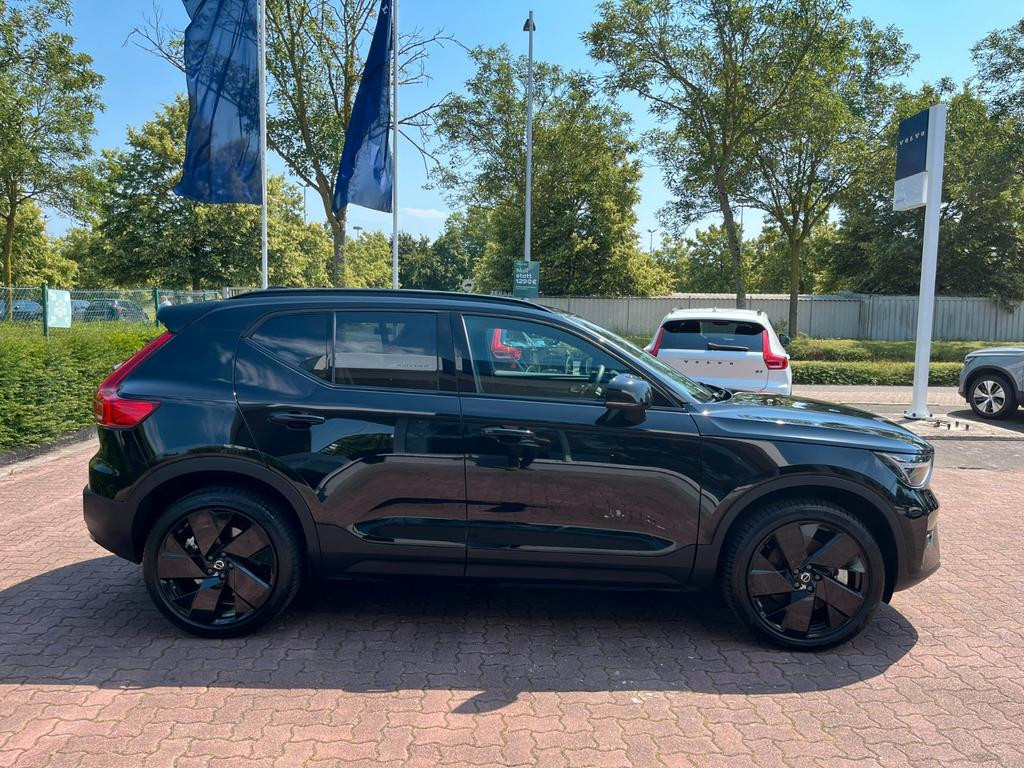 Volvo EX40
