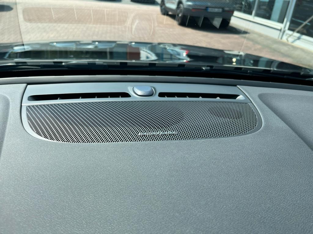 Volvo EX40