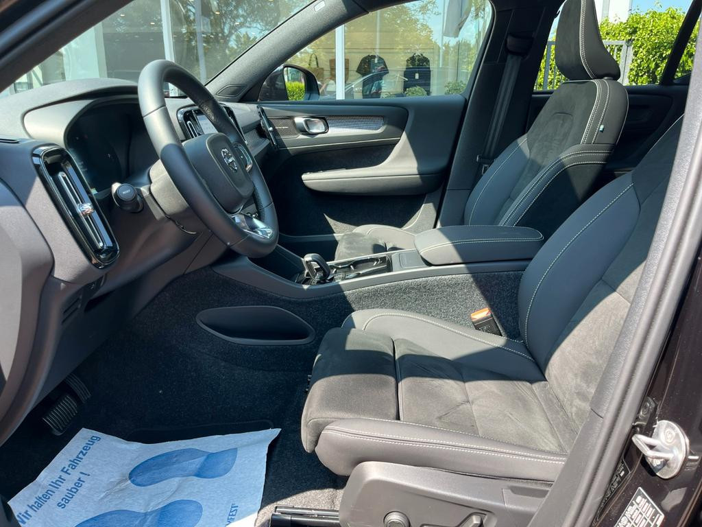 Volvo EX40