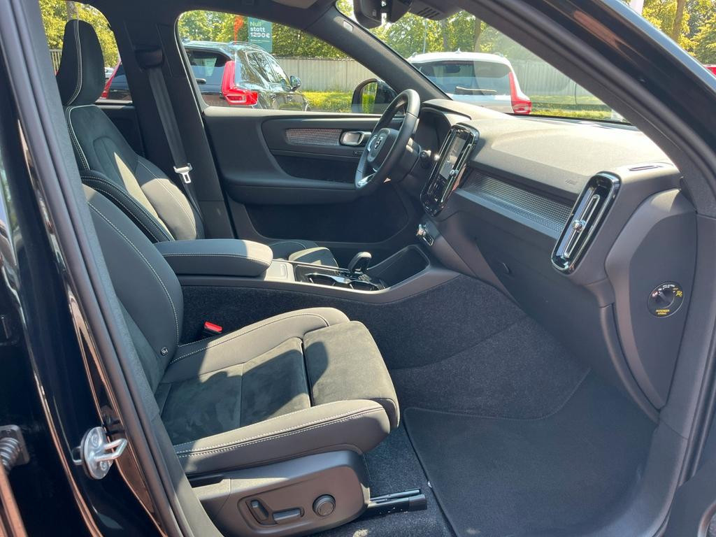 Volvo EX40